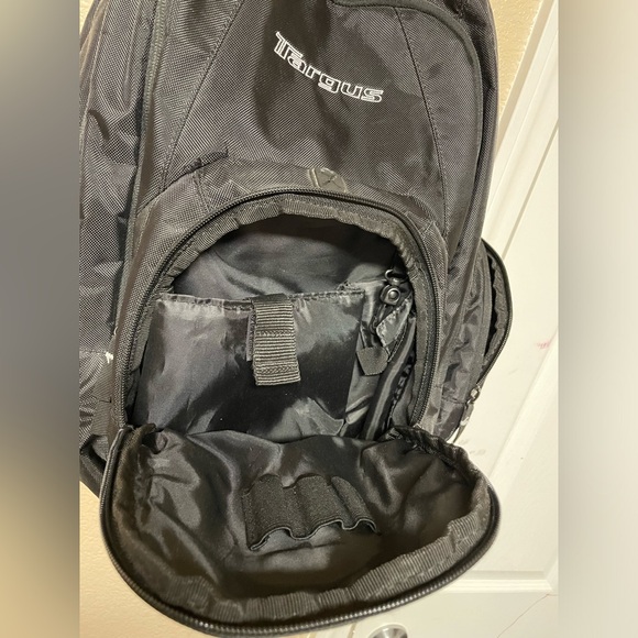 Targus Black Spacious Laptop Backpack Waist Strap - Picture 6 of 12